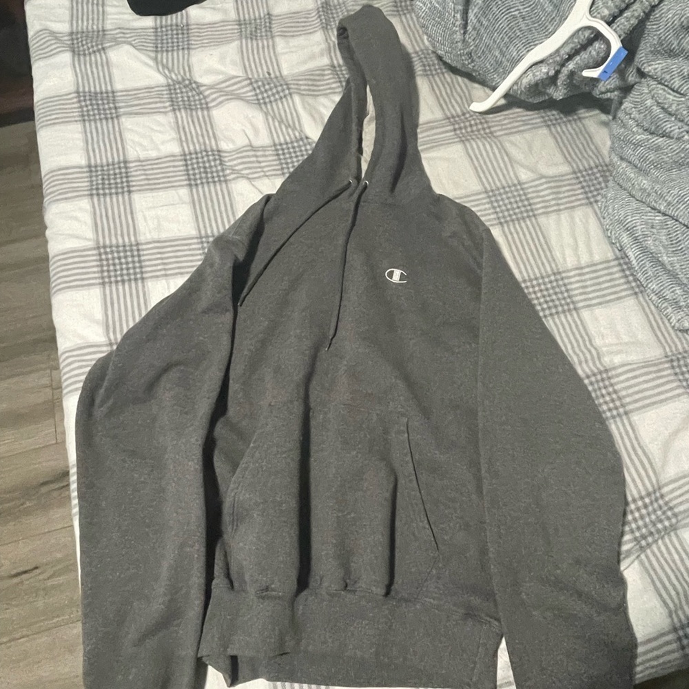 Champion hoodie, great quality, great warmth.